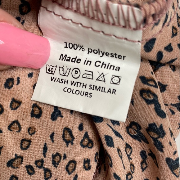 Off the Shoulder Animal Print dress - Picture 5 of 5